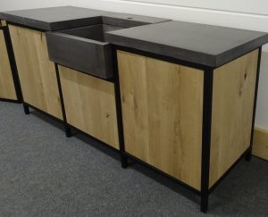 Eiken houten keuken met betonnen aanrechtblad | Keukensnodig.nl