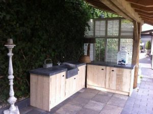 Betonnen aanrechtblad buitenkeuken steigerhout | Keukensnodig.nl